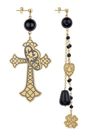 large-cross-and-long-tuft-rosary-heart-black-earrings
