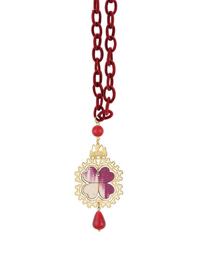 four-leaf-clover-necklace-silver-and-small-ruby-silk
