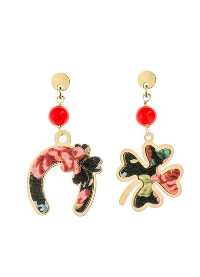 fourleaf-clover-and-mini-red-horseshoe-earrings