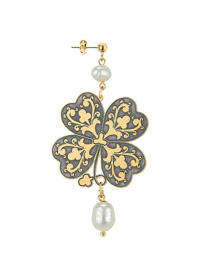 small-pearl-single-gothic--cloverleaf-earring